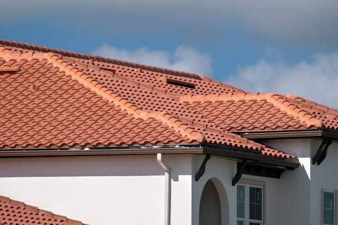 What Is the Best Roofing System for a Florida Condominium? 5 Commercial Roofing Options Compared