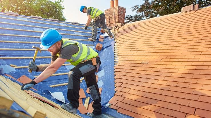 Top 10 Factors to Consider When Choosing HOA Roofing Contractors South Florida